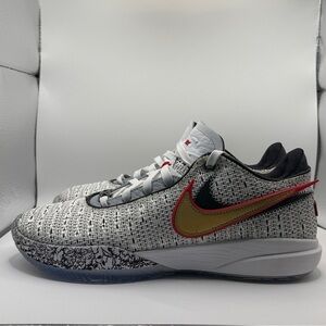 Nike LeBron 20